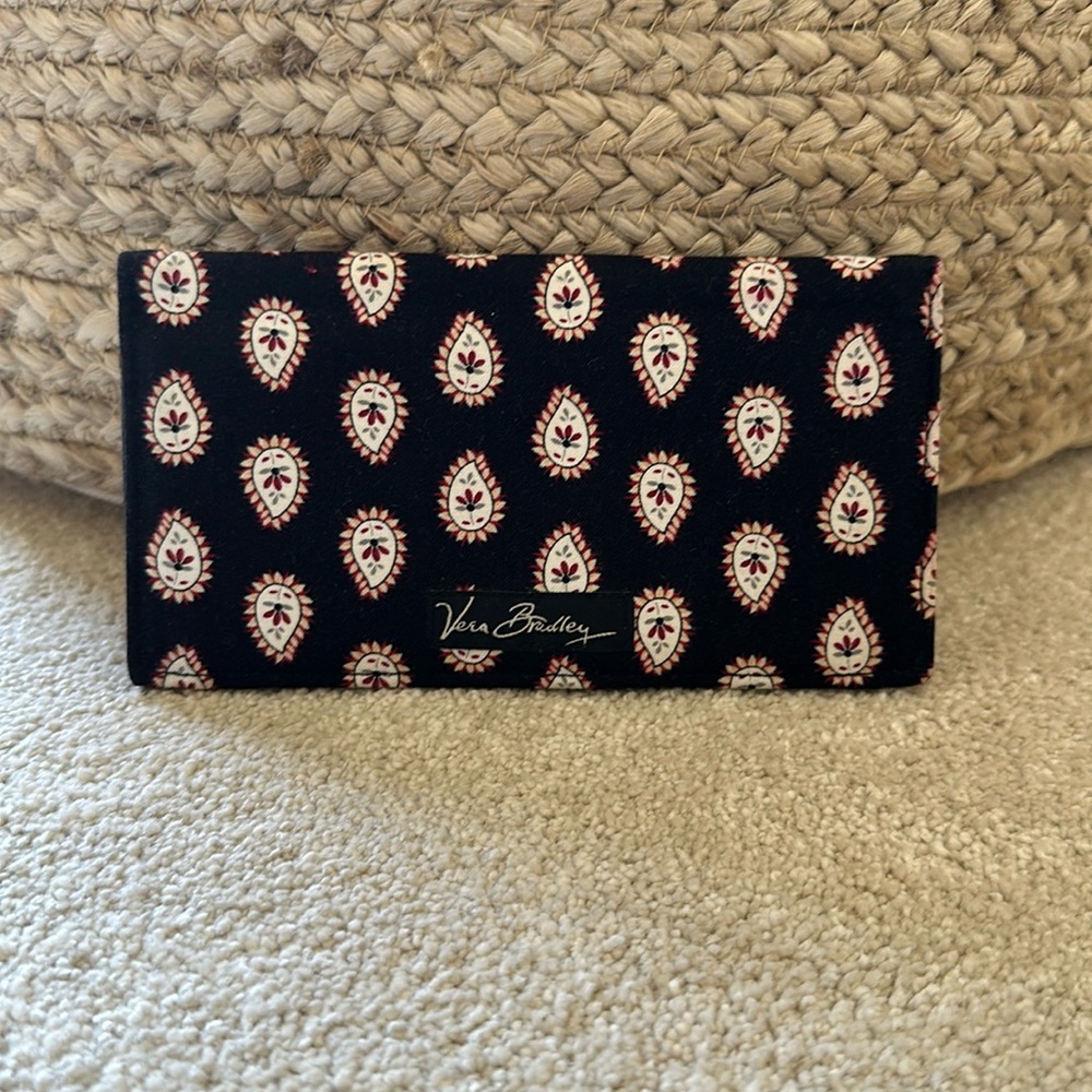 Vera Bradley cover. Excellent condition. Smoke free home.